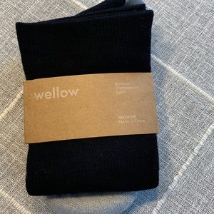 Wellow bamboo compression socks